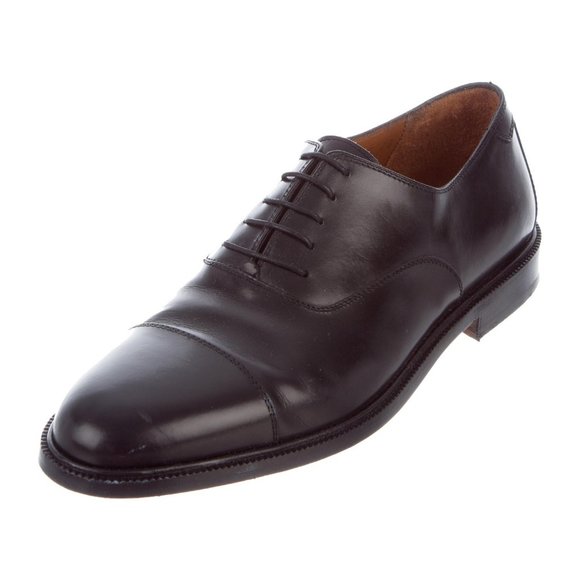 Salvatore Ferragamo Oxfords in Black Leather